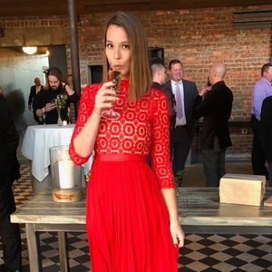 Meet your Posher, Elizabeth